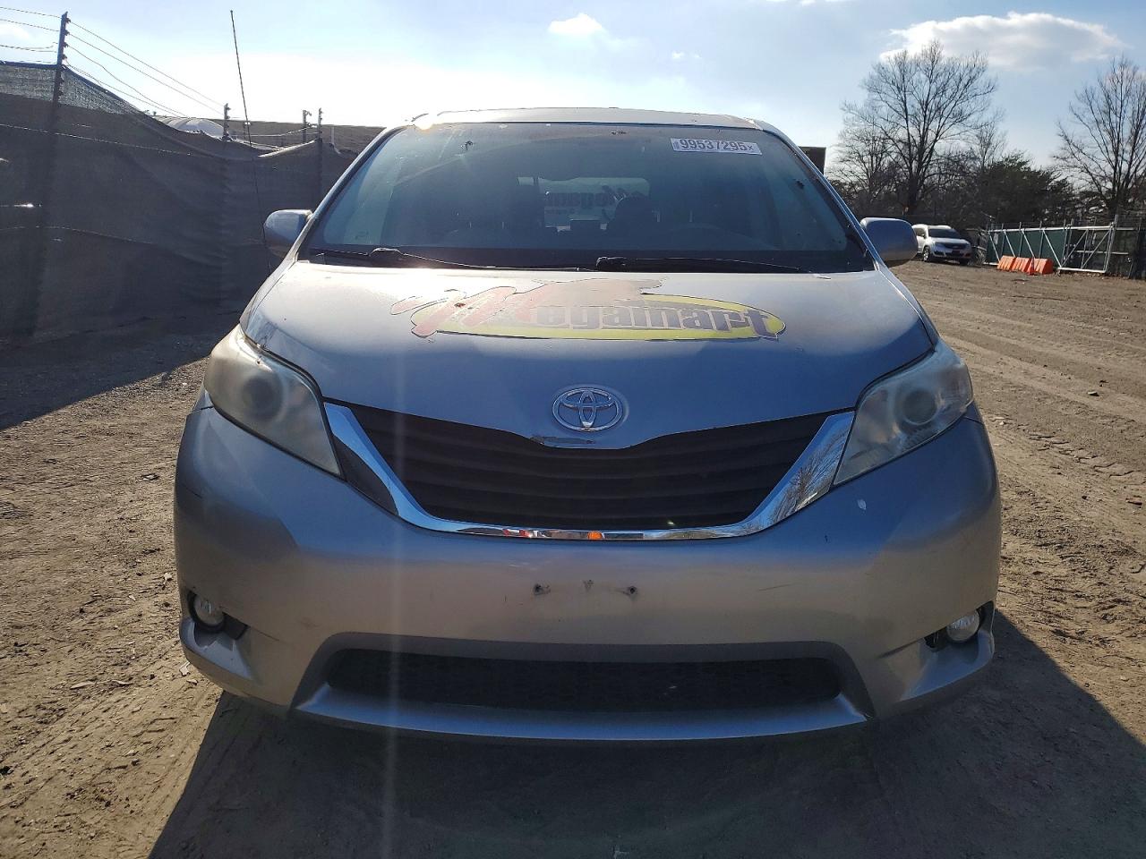 2014 TOYOTA SIENNA XLE photo 5