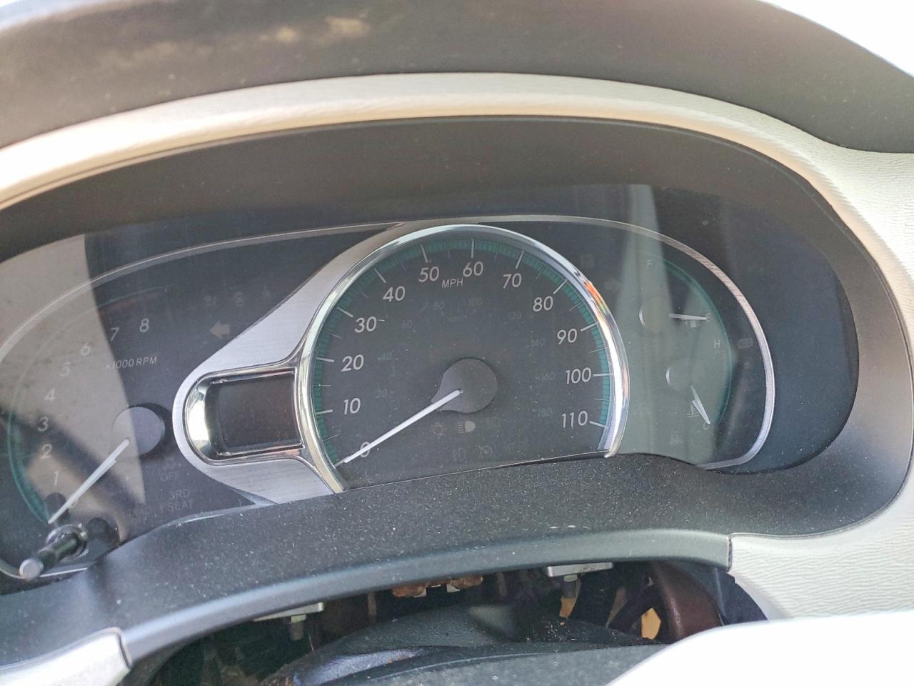 2014 TOYOTA SIENNA XLE photo 9