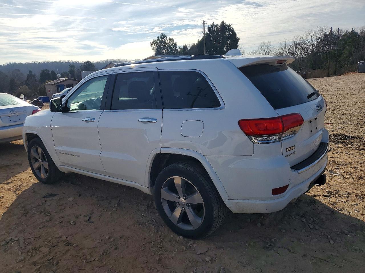2015 JEEP GRAND CHEROKEE OVERLAND photo 2