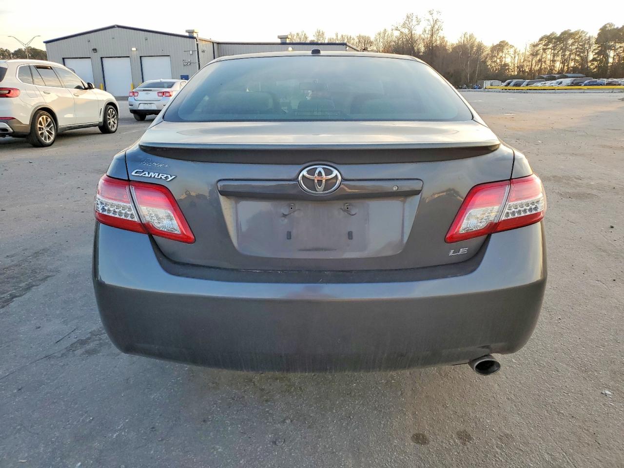 2010 TOYOTA CAMRY BASE photo 6