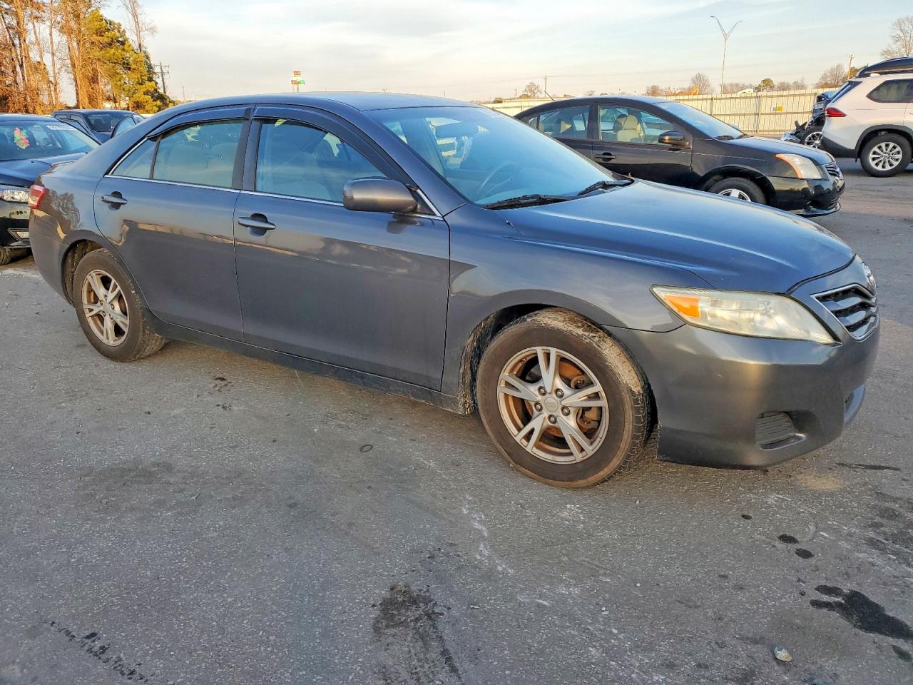 2010 TOYOTA CAMRY BASE photo 4