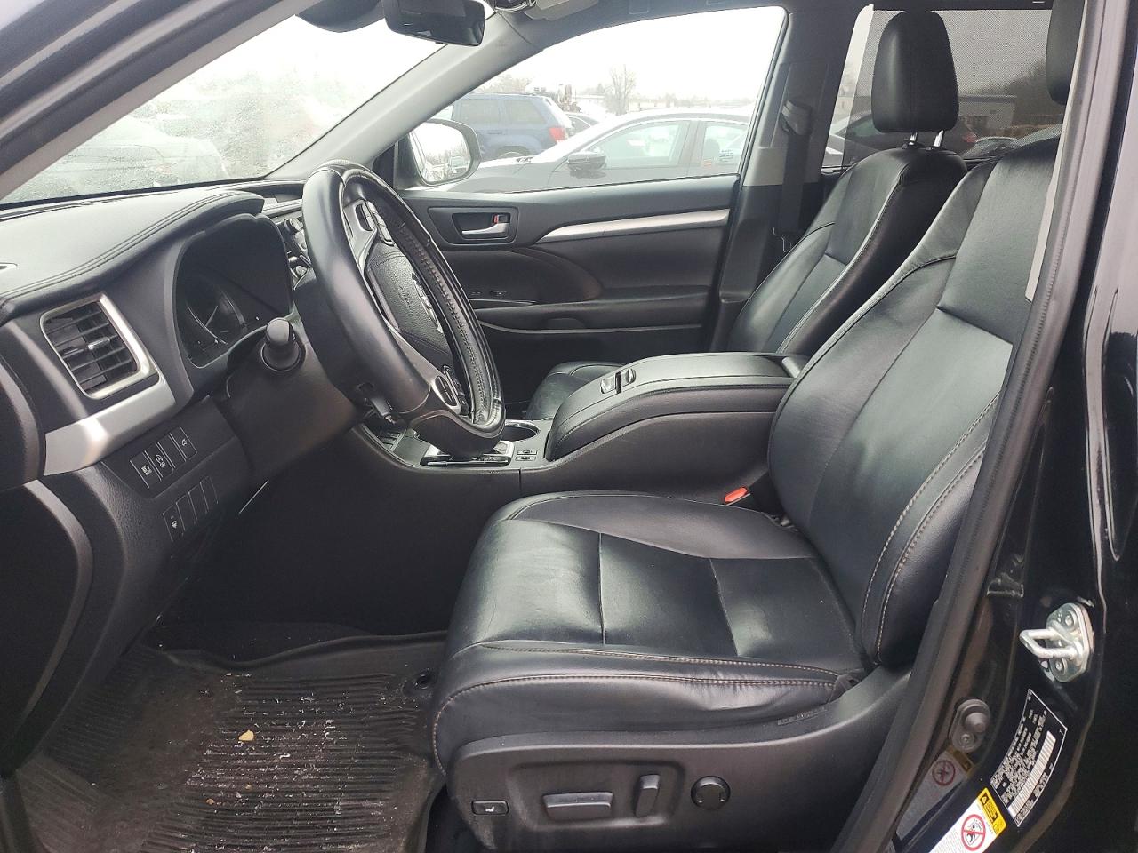 2019 TOYOTA HIGHLANDER SE photo 7
