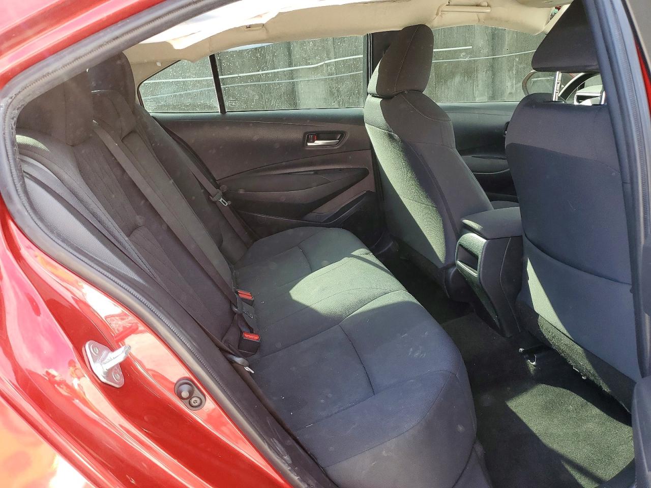 2020 TOYOTA COROLLA LE photo 10