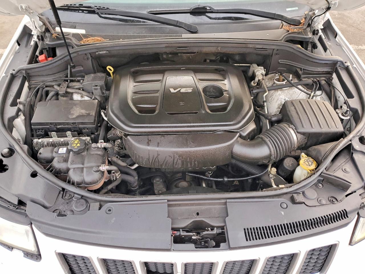 2016 JEEP GRAND CHEROKEE OVERLAND photo 12