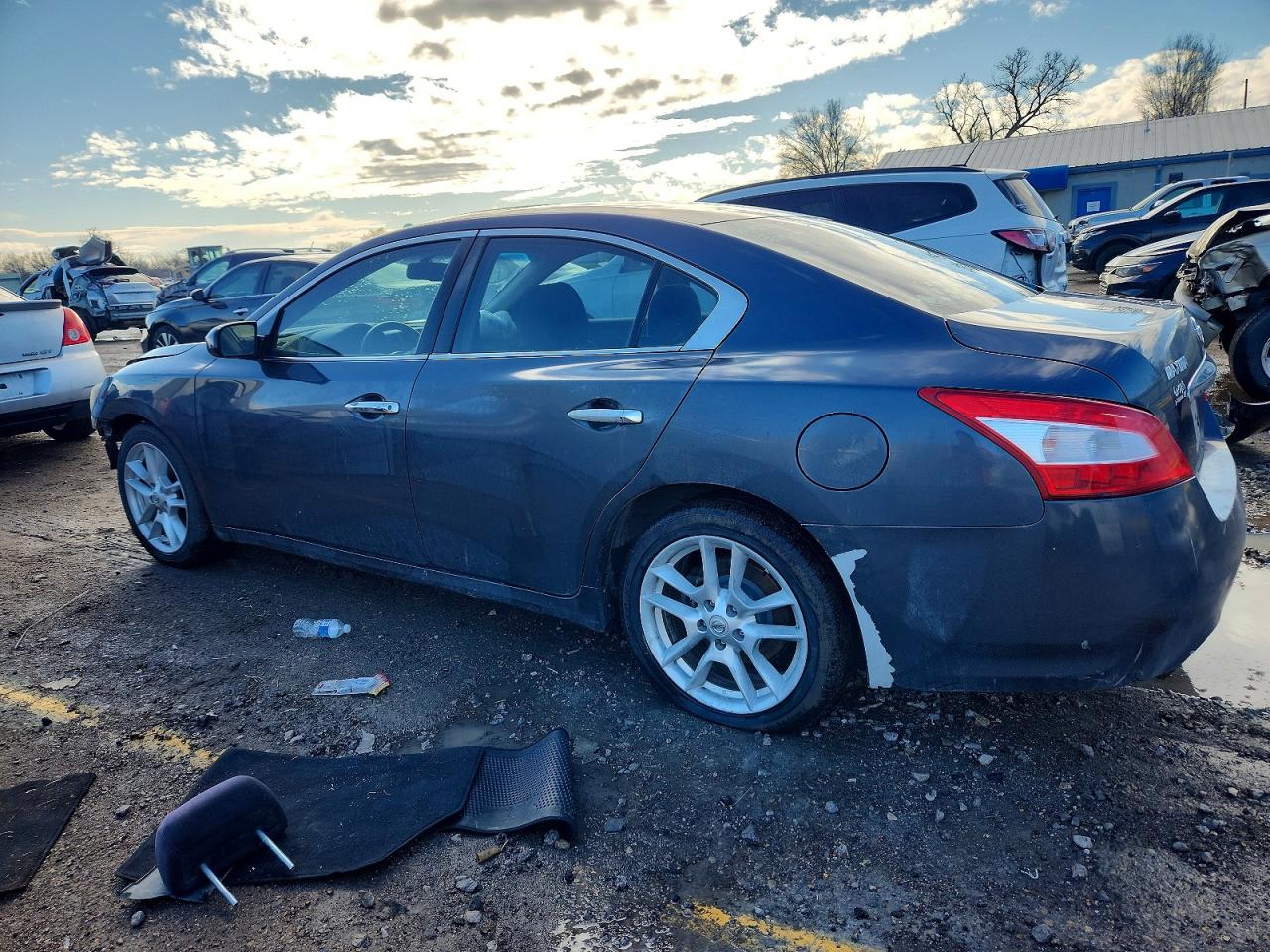 2010 NISSAN MAXIMA S photo 2