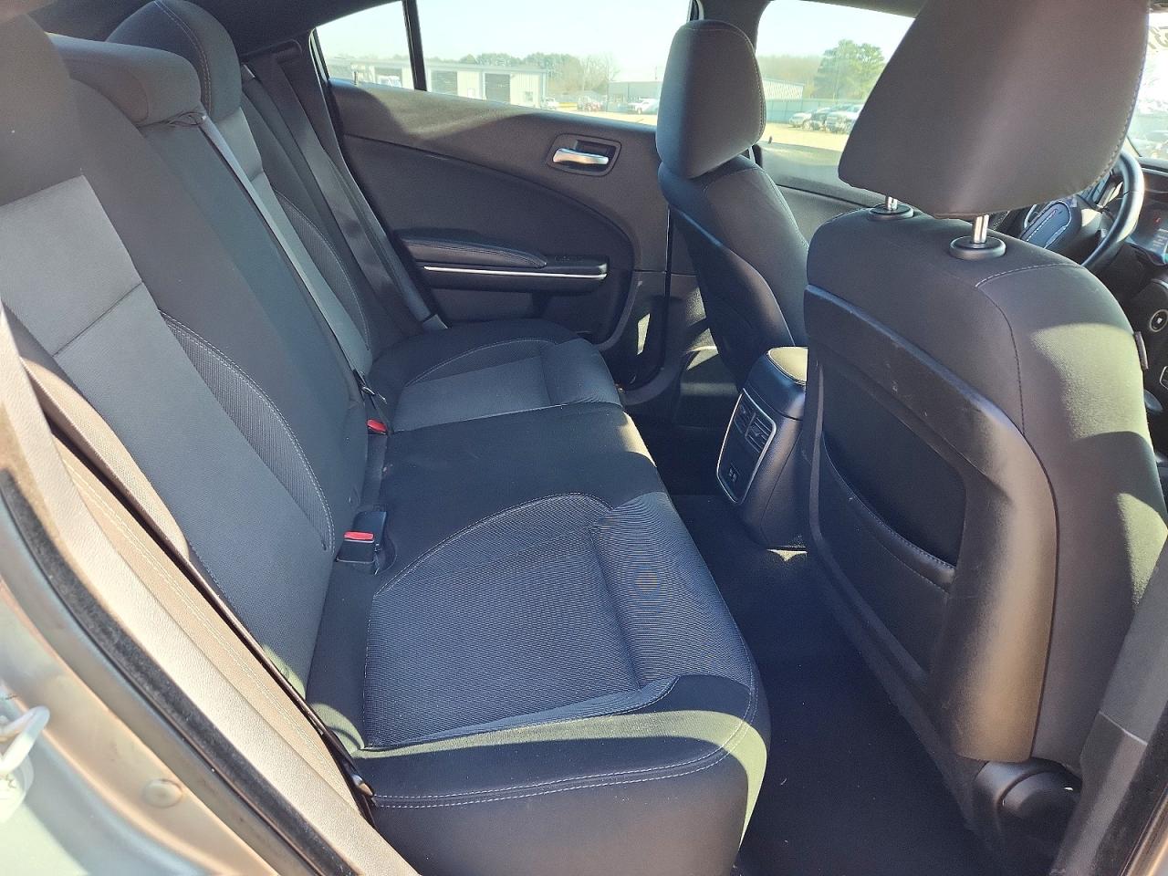 2015 DODGE CHARGER SE photo 10