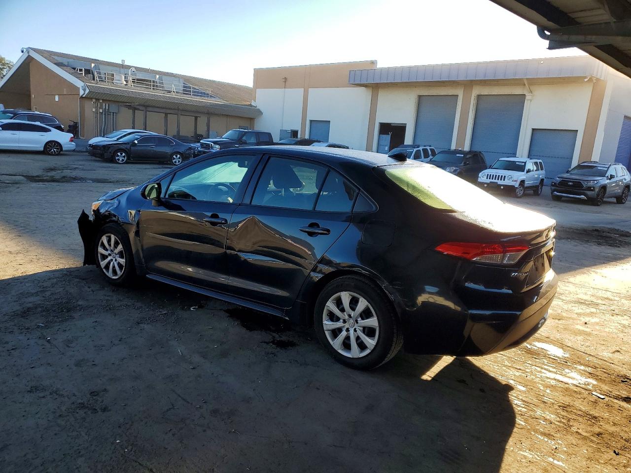 2020 TOYOTA COROLLA LE photo 2