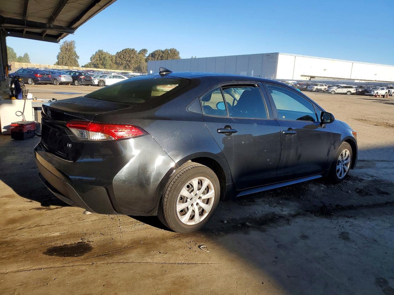 2020 TOYOTA COROLLA LE photo 3