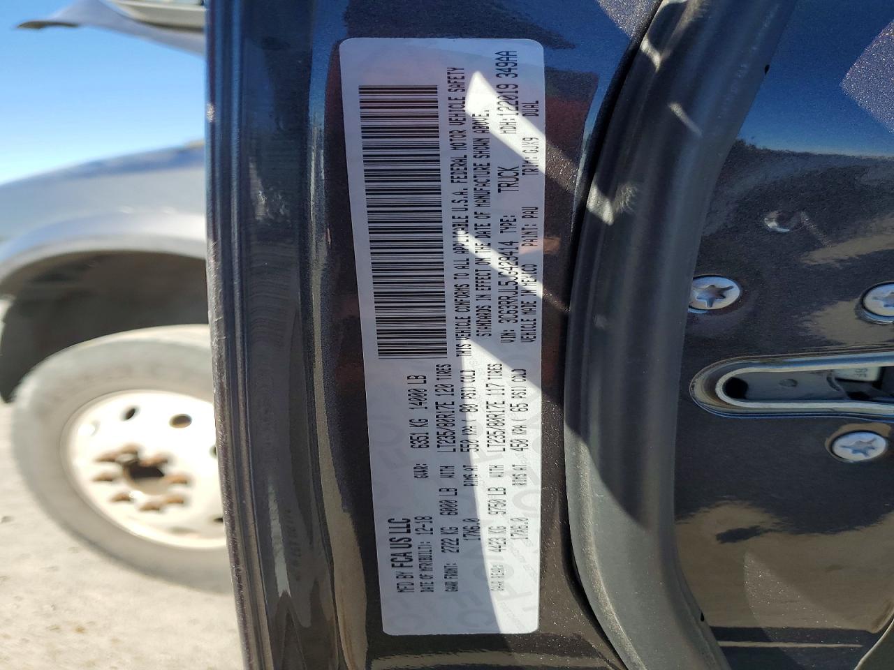2018 RAM 3500 LARAMIE photo 13