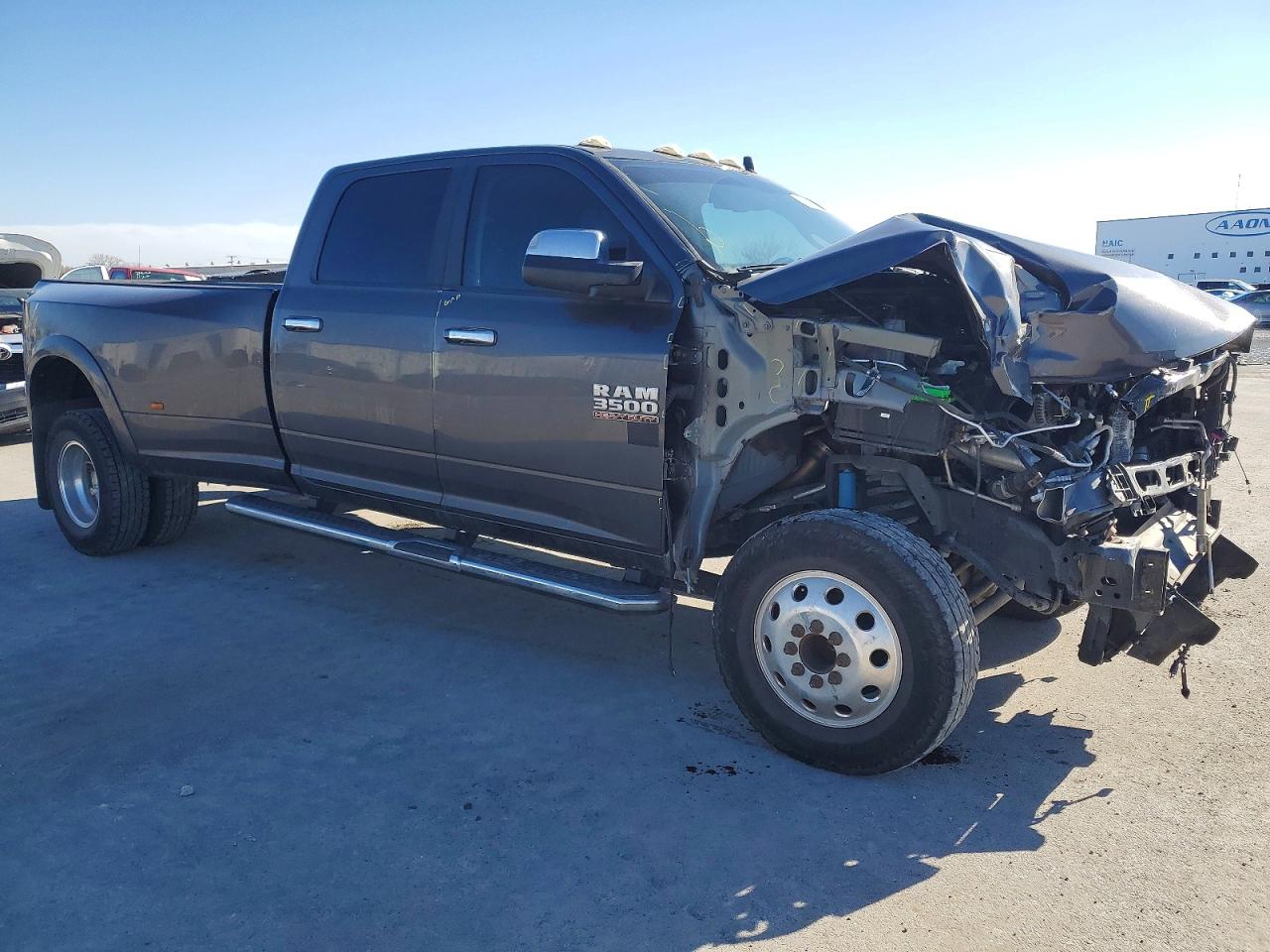 2018 RAM 3500 LARAMIE photo 4