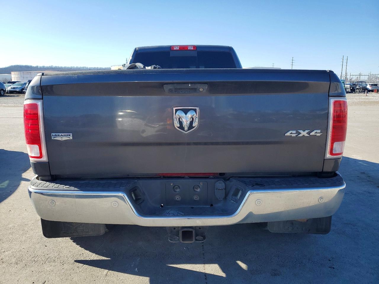 2018 RAM 3500 LARAMIE photo 6