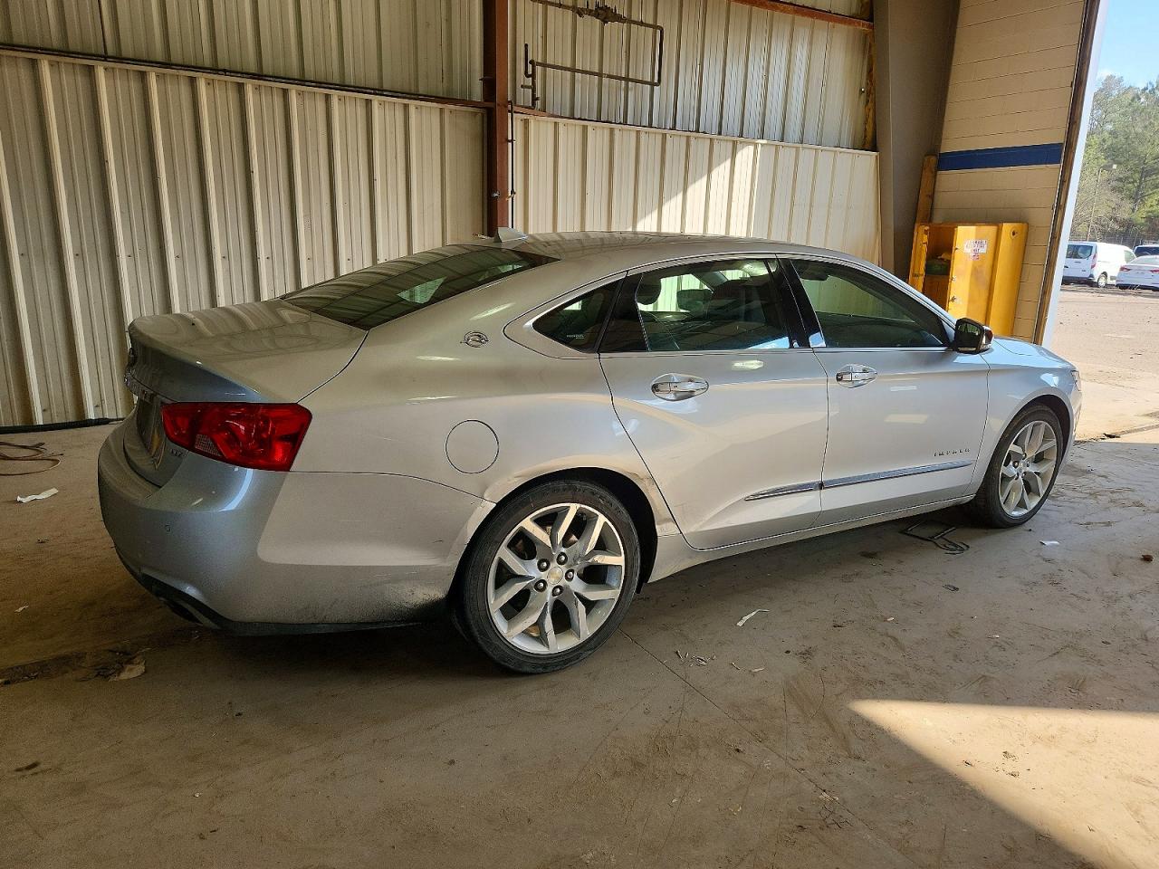 2014 CHEVROLET IMPALA LTZ photo 3