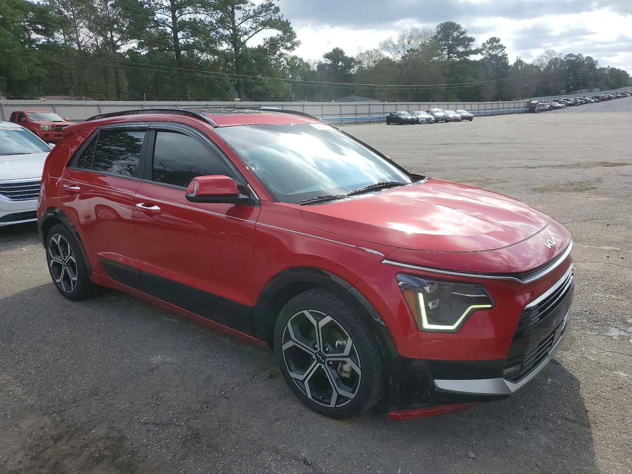 2023 KIA NIRO SX photo 4