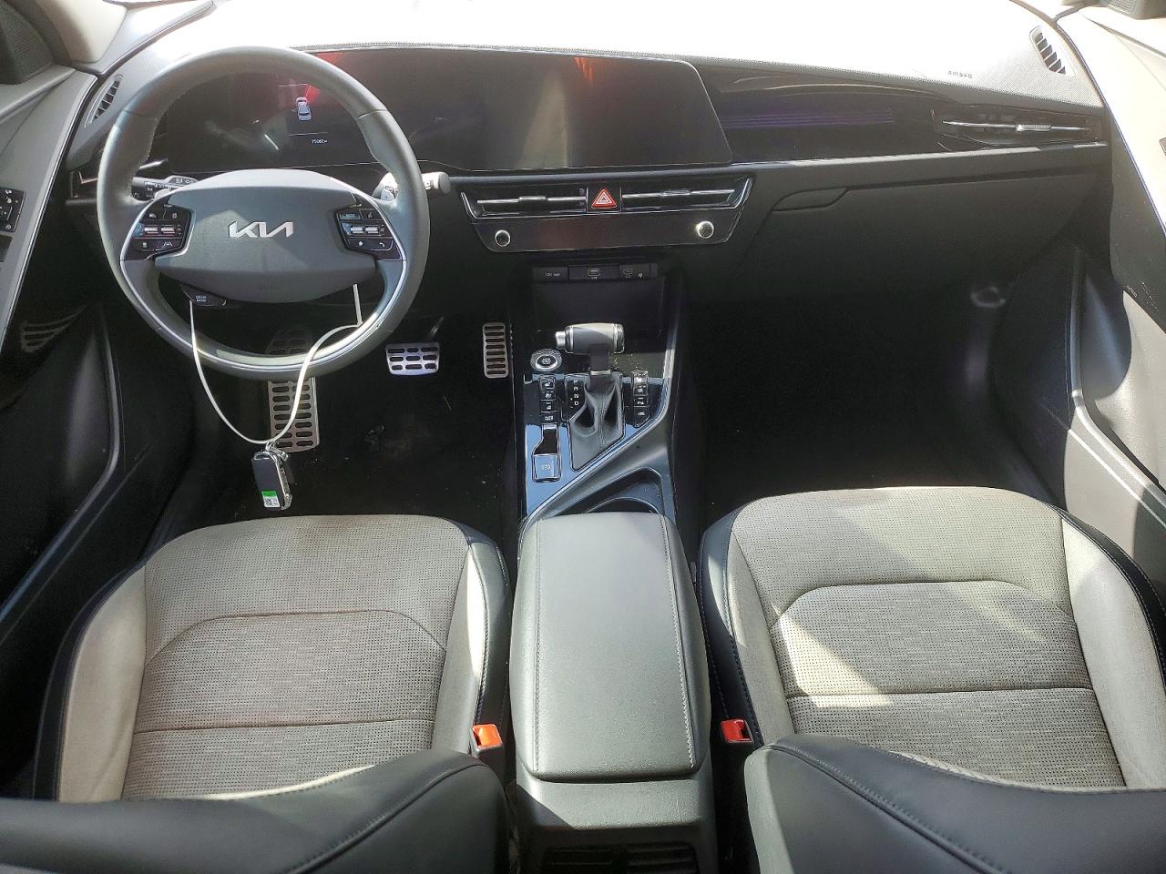 2023 KIA NIRO SX photo 8