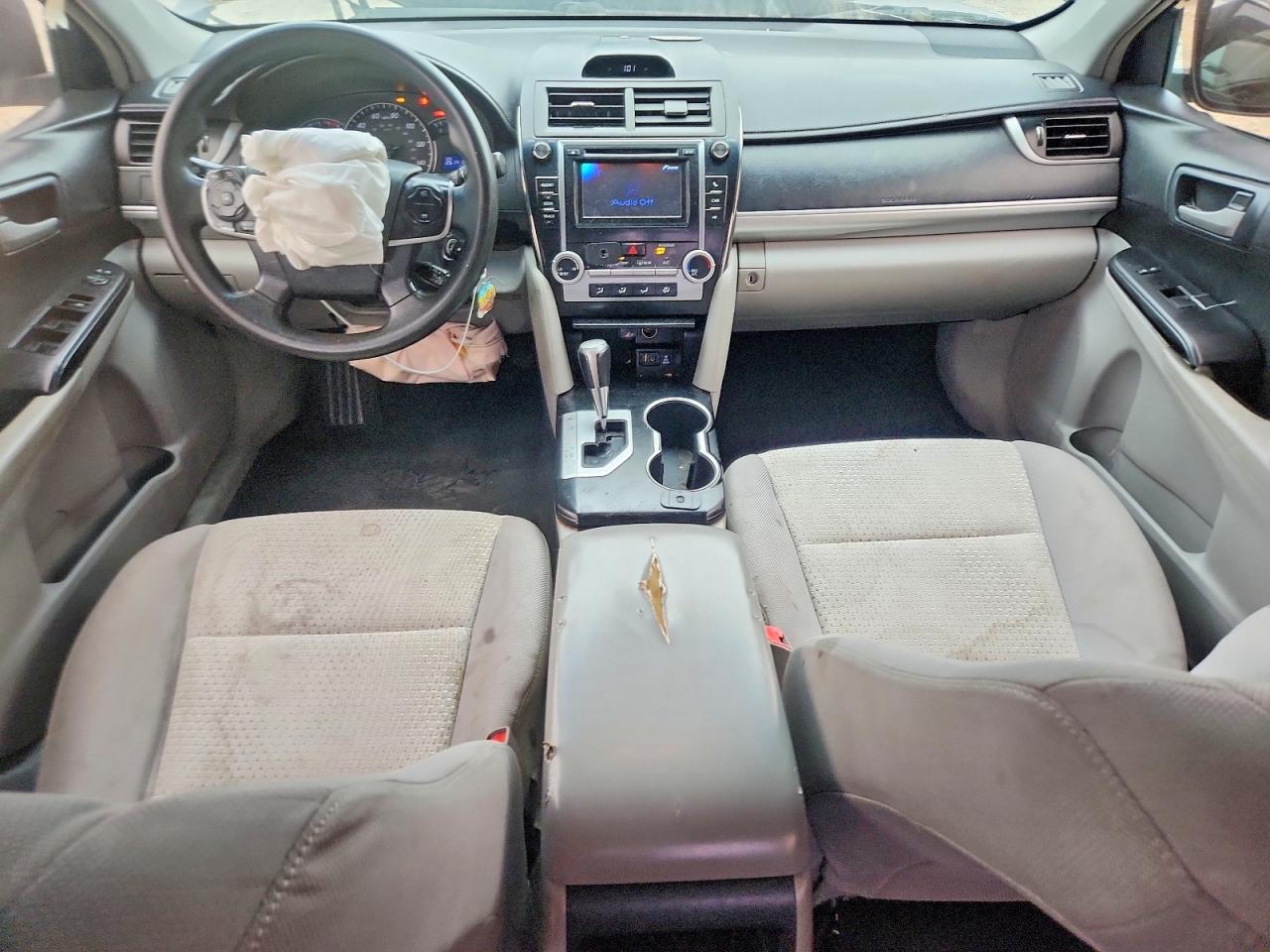 2014 TOYOTA CAMRY L photo 8
