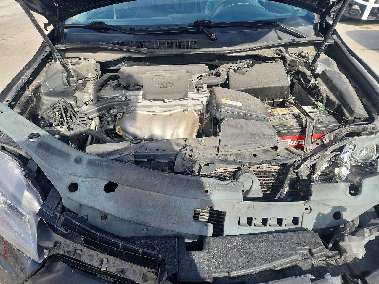 2016 TOYOTA CAMRY LE photo 11