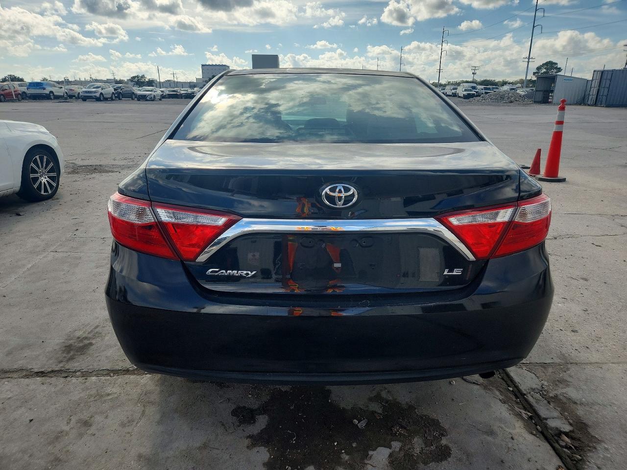 2016 TOYOTA CAMRY LE photo 6