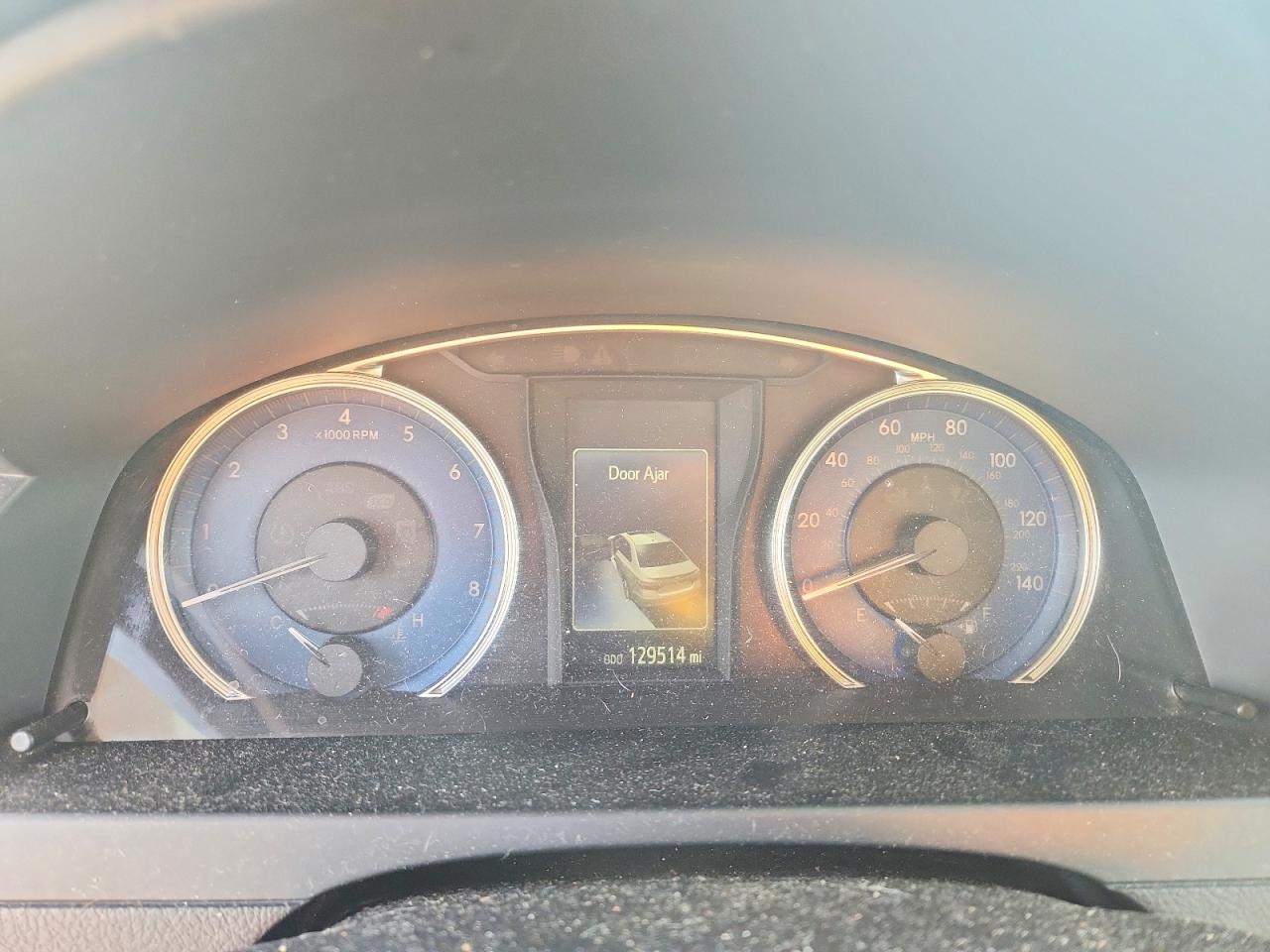 2016 TOYOTA CAMRY LE photo 9