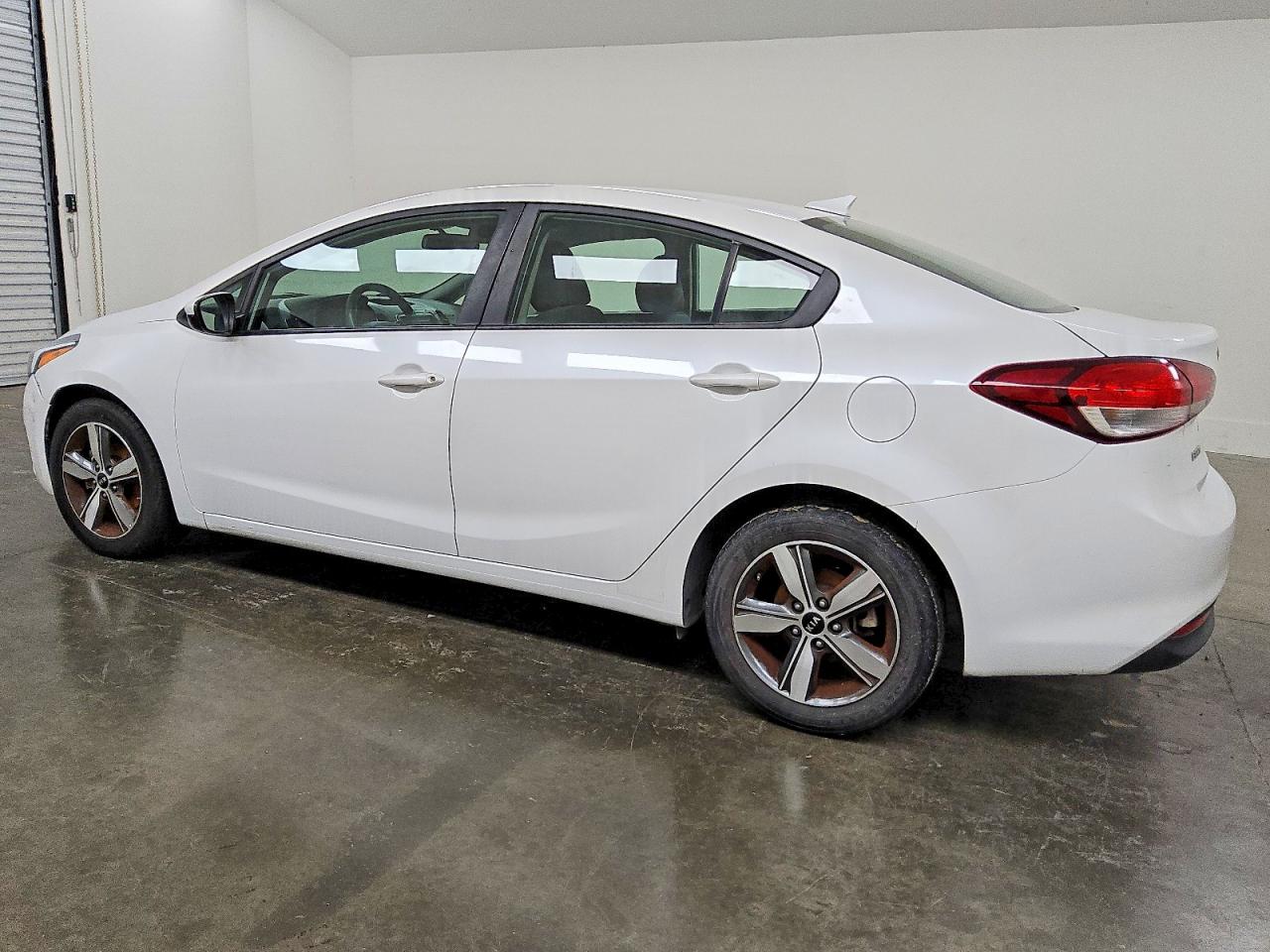 2018 KIA FORTE LX photo 2