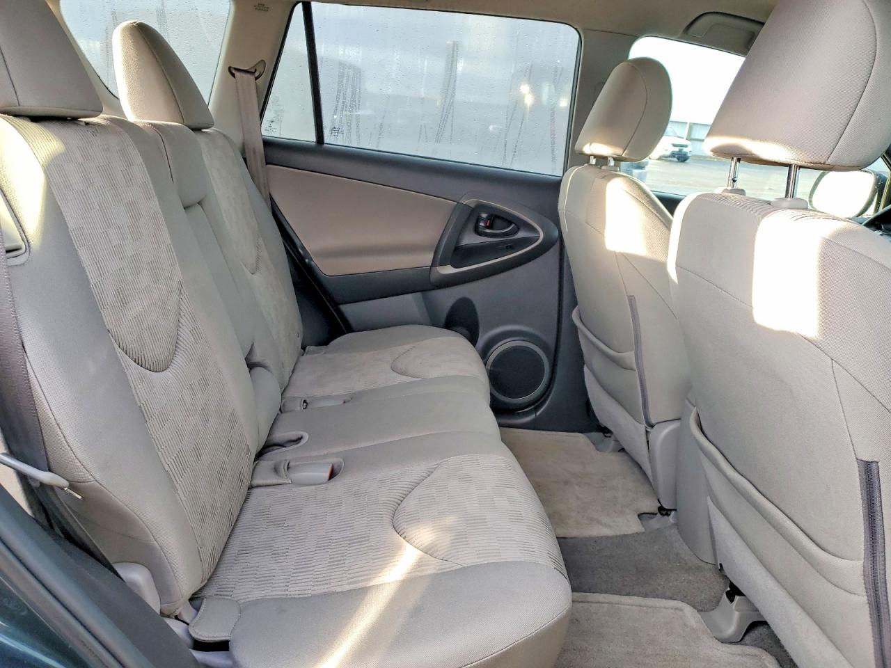 2012 TOYOTA RAV4 BASE photo 11