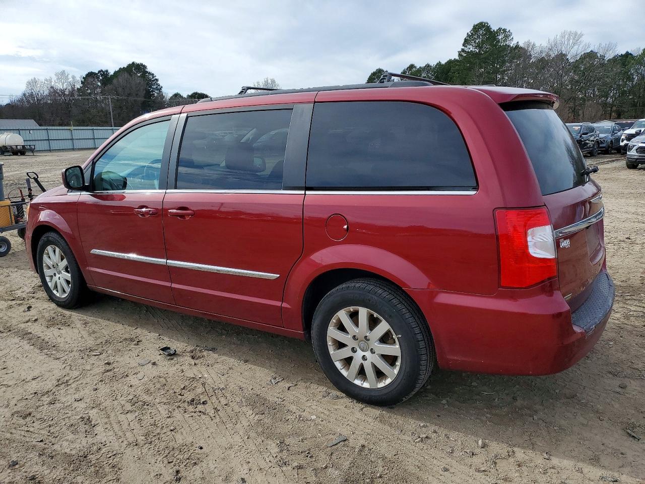 2015 CHRYSLER TOWN & COUNTRY TOURING photo 3