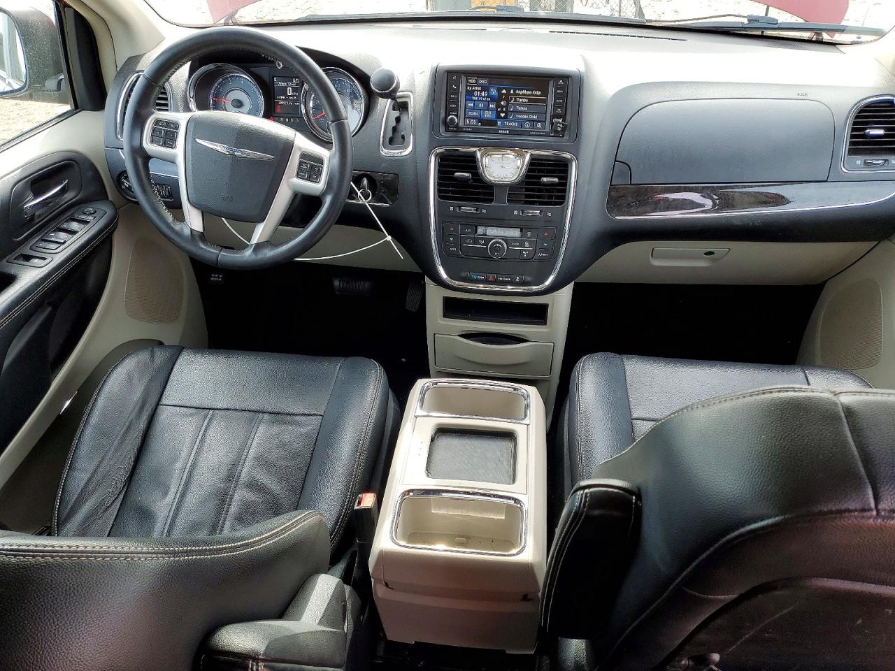 2015 CHRYSLER TOWN & COUNTRY TOURING photo 15