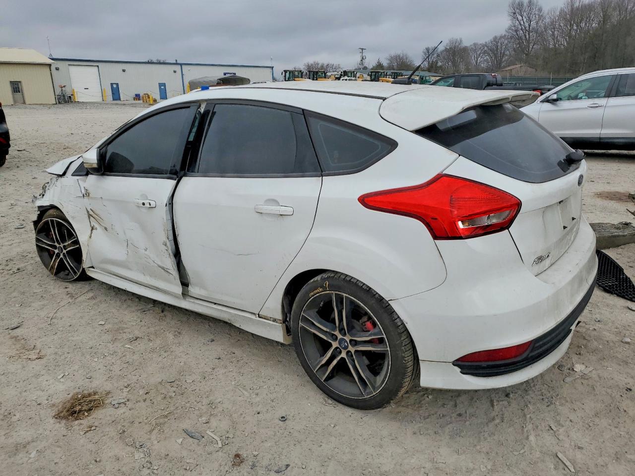 2015 FORD FOCUS ST photo 2