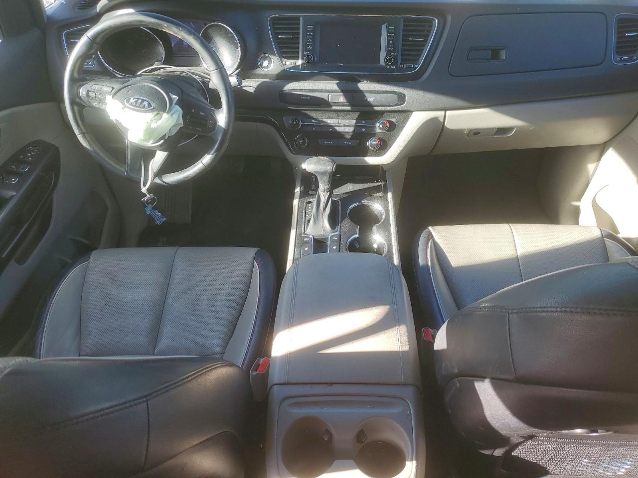 2019 KIA SEDONA LX photo 8
