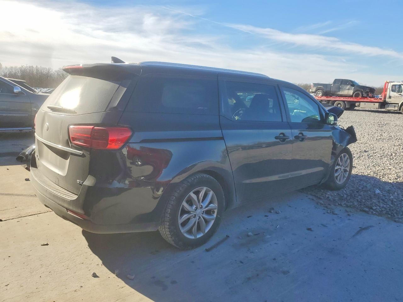 2019 KIA SEDONA LX photo 3