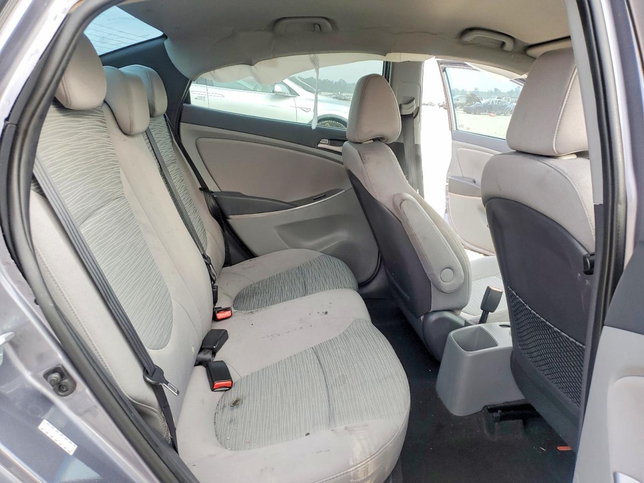 2016 HYUNDAI ACCENT SE photo 10