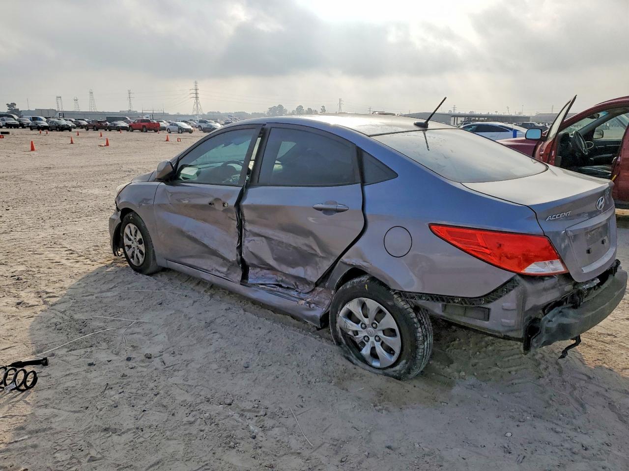 2016 HYUNDAI ACCENT SE photo 2
