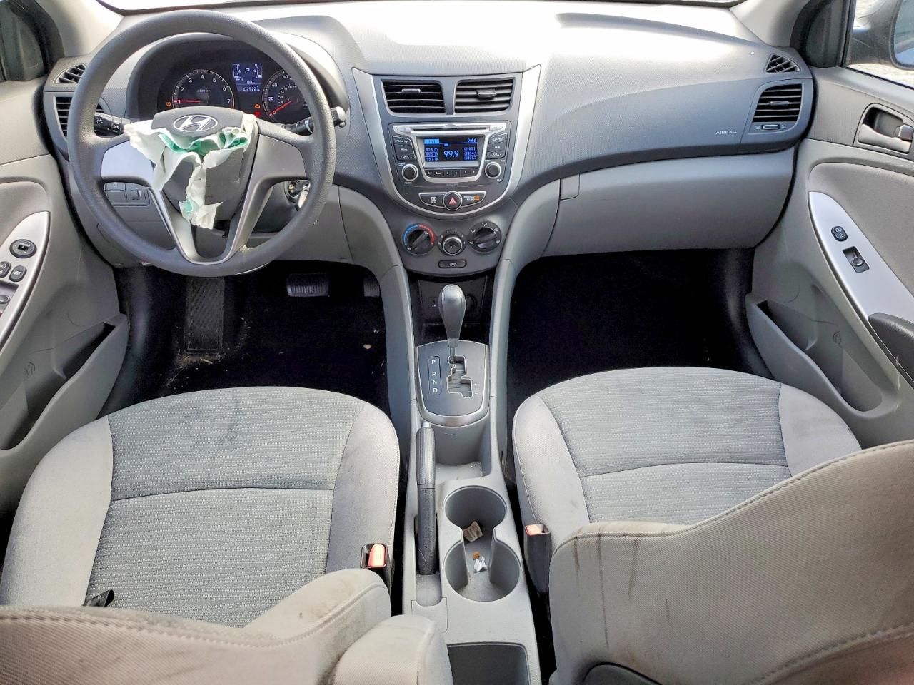 2016 HYUNDAI ACCENT SE photo 8