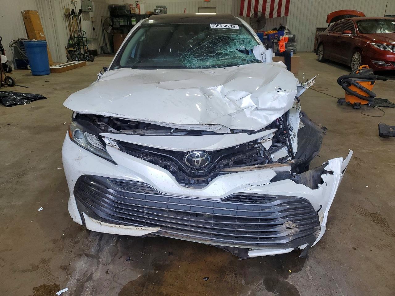 2020 TOYOTA CAMRY XLE photo 5