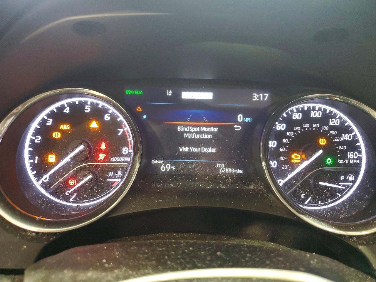 2020 TOYOTA CAMRY XLE photo 9