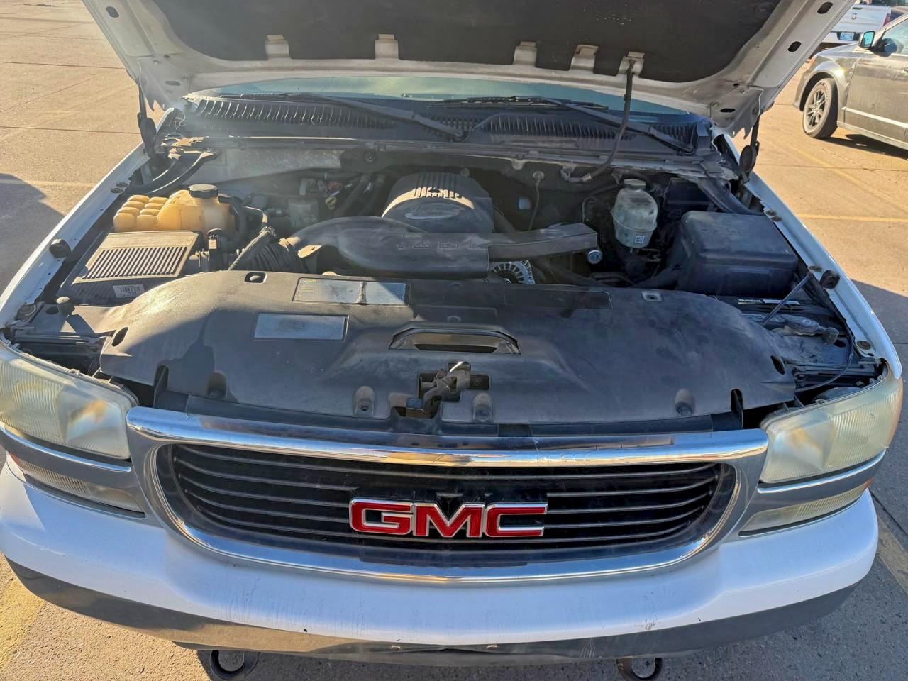 2004 GMC YUKON photo 7