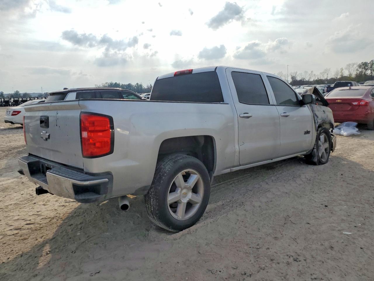 2014 CHEVROLET SILVERADO C1500 LT photo 3