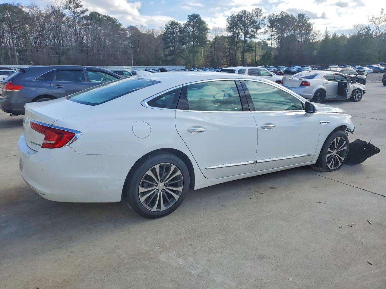 2018 BUICK LACROSSE PREFERRED photo 3
