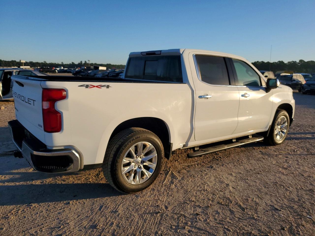 2021 CHEVROLET SILVERADO K1500 LTZ photo 3