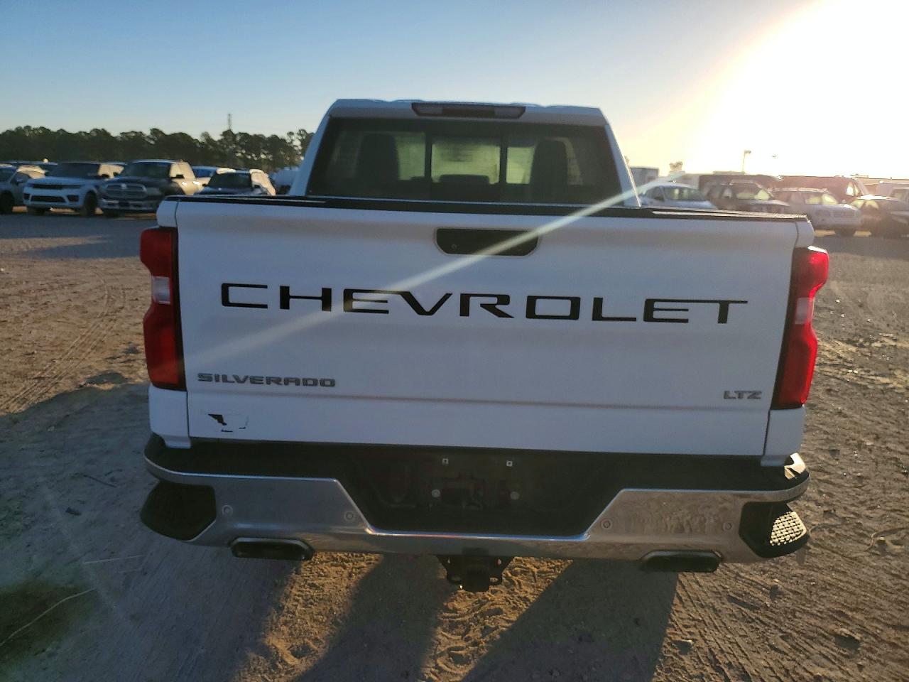 2021 CHEVROLET SILVERADO K1500 LTZ photo 6