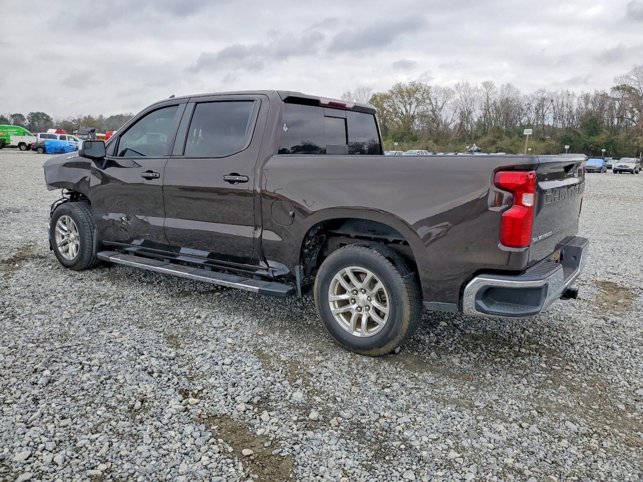 2019 CHEVROLET SILVERADO C1500 LT photo 2