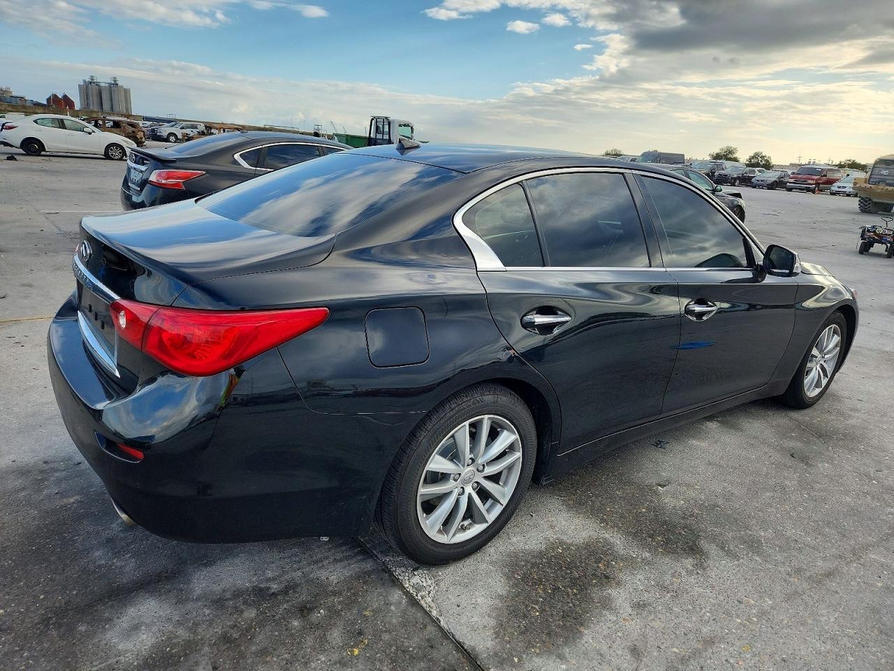 2015 INFINITI Q50 BASE photo 3