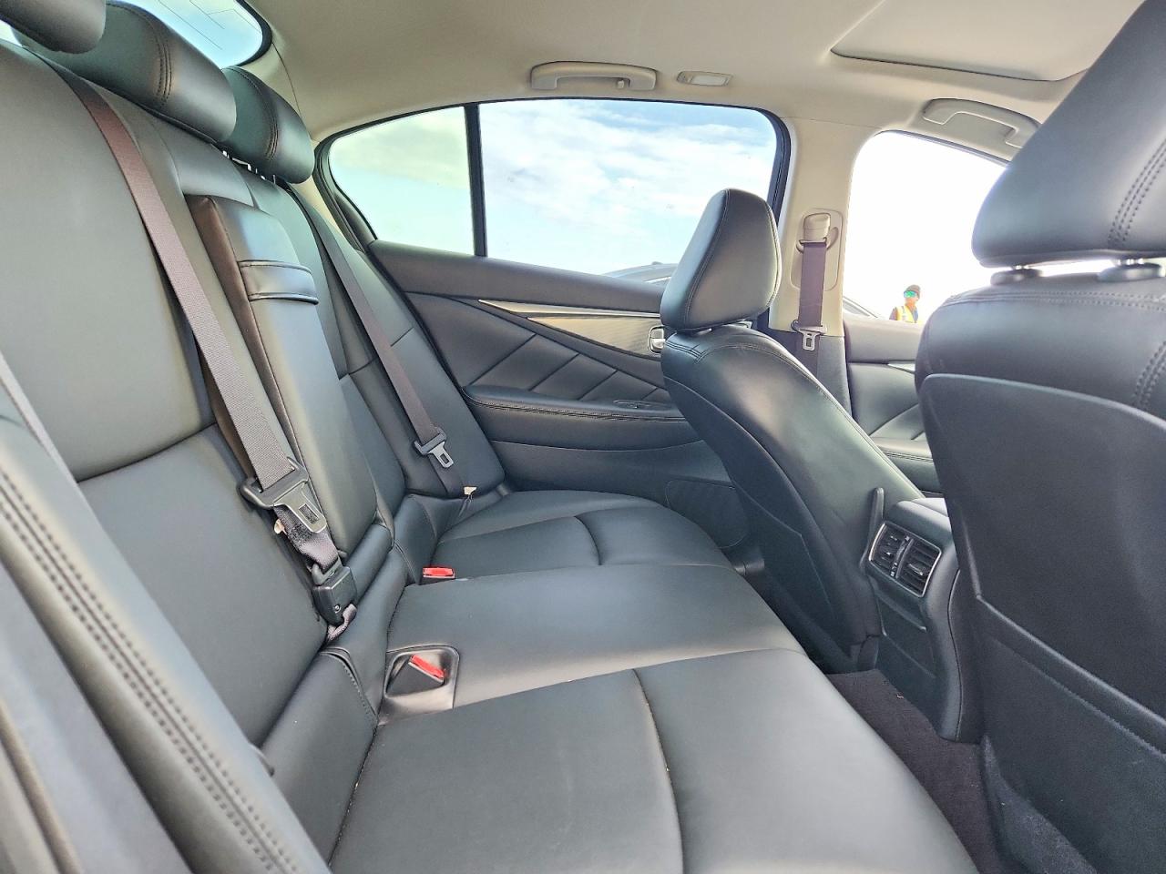 2015 INFINITI Q50 BASE photo 10