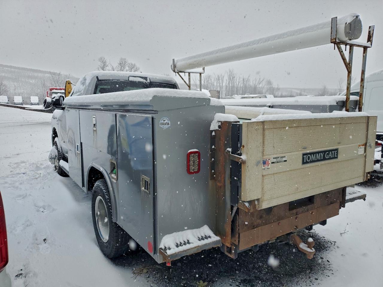 2019 RAM 3500 photo 2