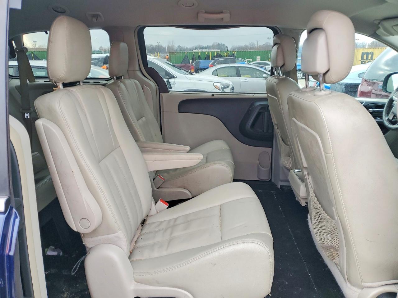 2015 CHRYSLER TOWN & COUNTRY TOURING photo 11