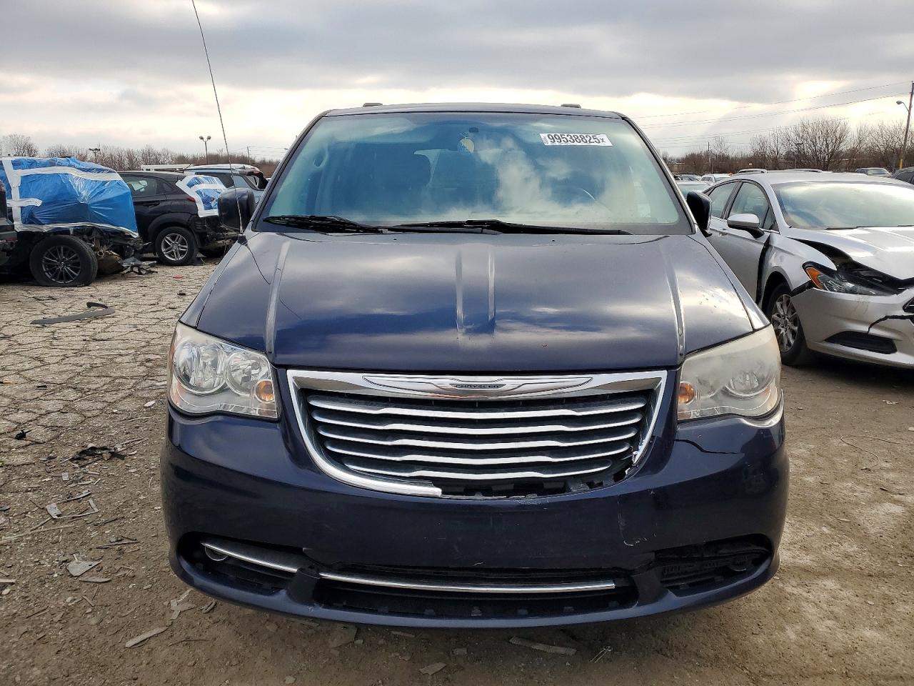 2015 CHRYSLER TOWN & COUNTRY TOURING photo 5