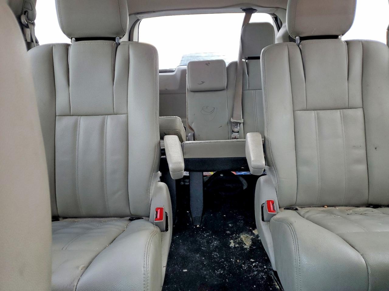 2015 CHRYSLER TOWN & COUNTRY TOURING photo 10