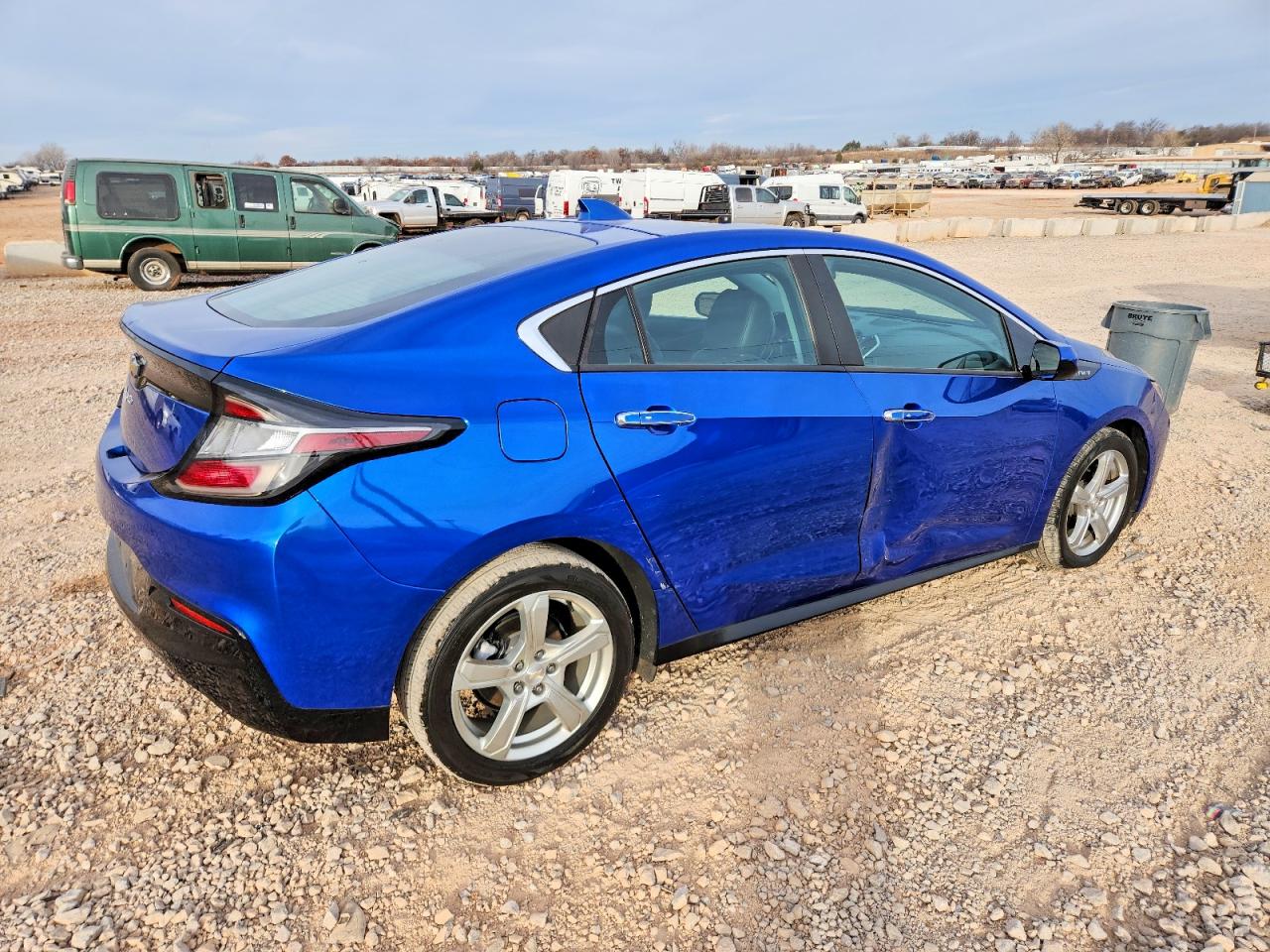 2017 CHEVROLET VOLT LT photo 3