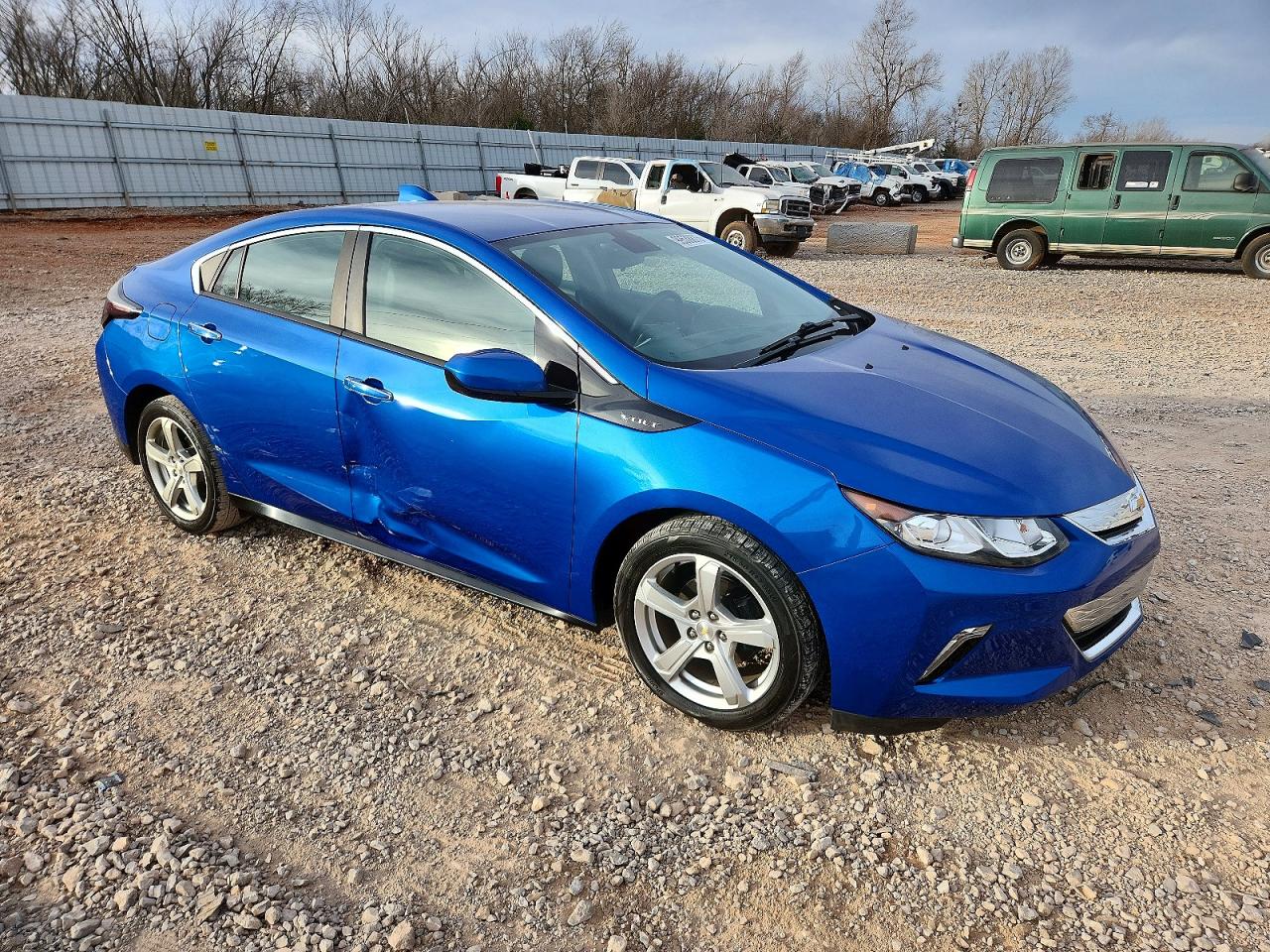 2017 CHEVROLET VOLT LT photo 4