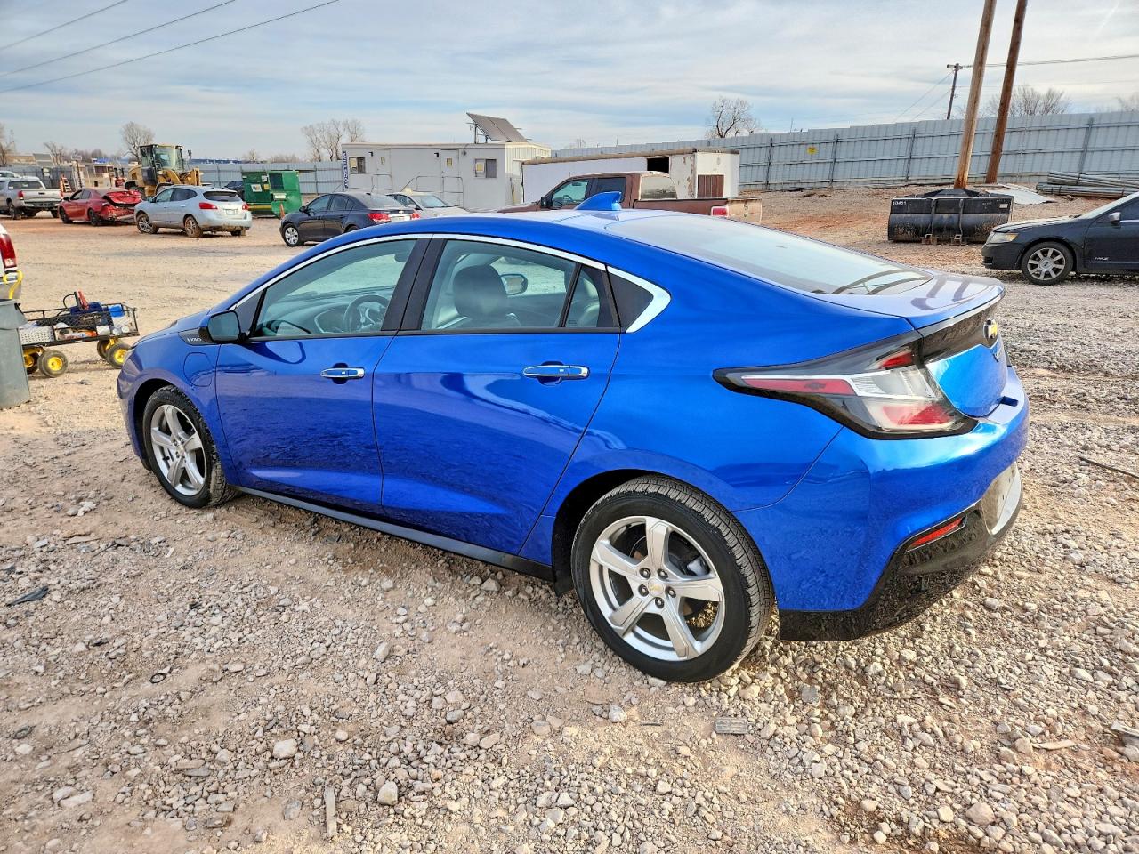 2017 CHEVROLET VOLT LT photo 2