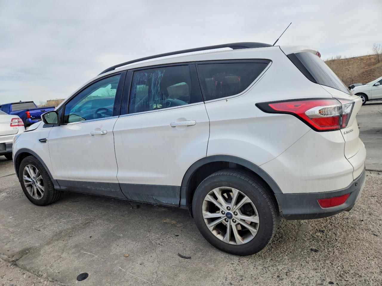 2017 FORD ESCAPE SE photo 2